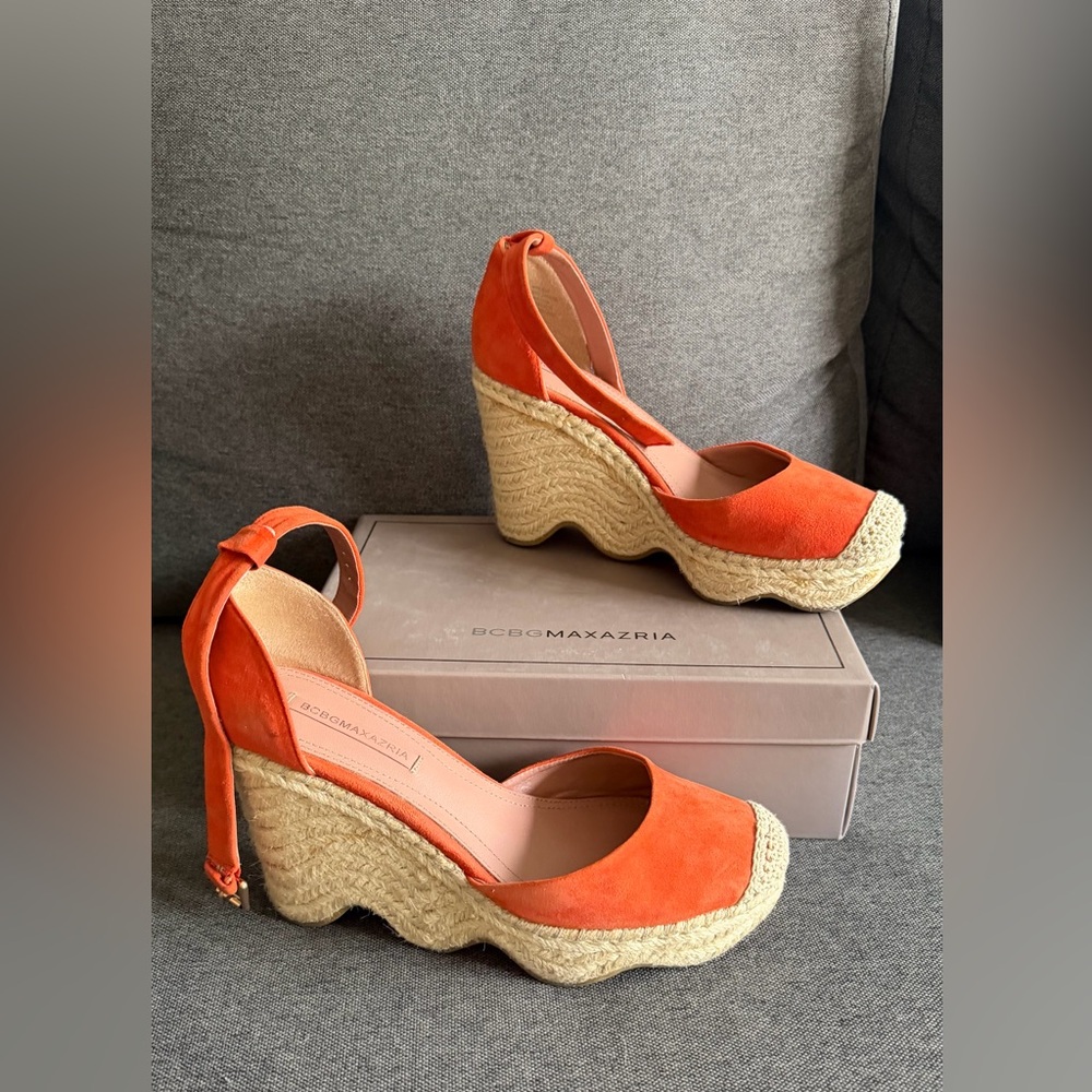 BCBGMaxAzria orange wavy espadrille platform sandals womens heels size 39.5 us 9